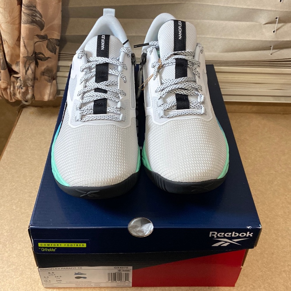 Reebok nanoflex parafit unisex tennis shoes new with tags and box!